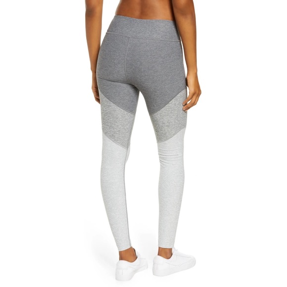 Outdoor Voices Springs 7/8 Leggings in Graphite/Ash/Dove - Picture 6 of 7